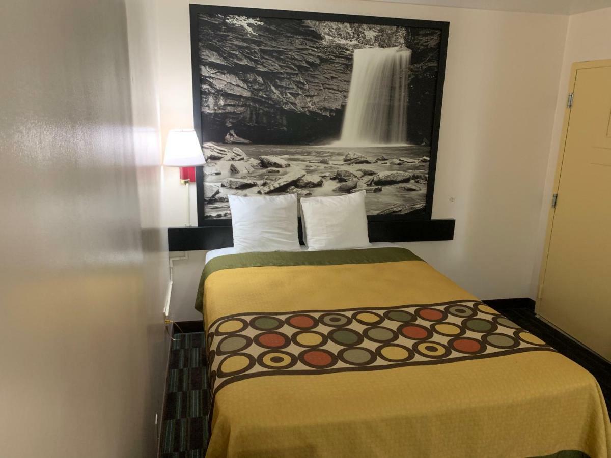 Super 8 Hotel Stafford Kültér fotó